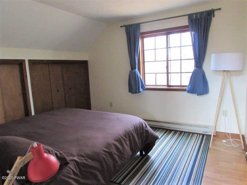 137 Roundhill Road Dingmans Ferry, PA 18328 - Photo 12 of 31