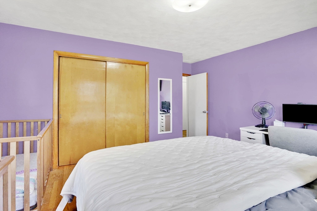 53 Ellerton Street Chicopee, MA 01020 - Photo 21 of 35