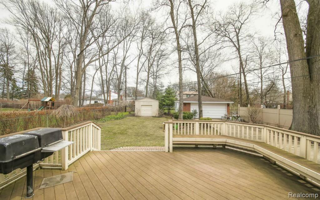 23640 Tuck Road Farmington, MI 48336 - Photo 3 of 21