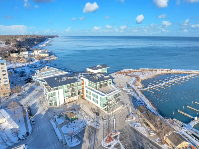 $849,000 | 324 Lake Street, Unit 306, Port Washington, WI 53074