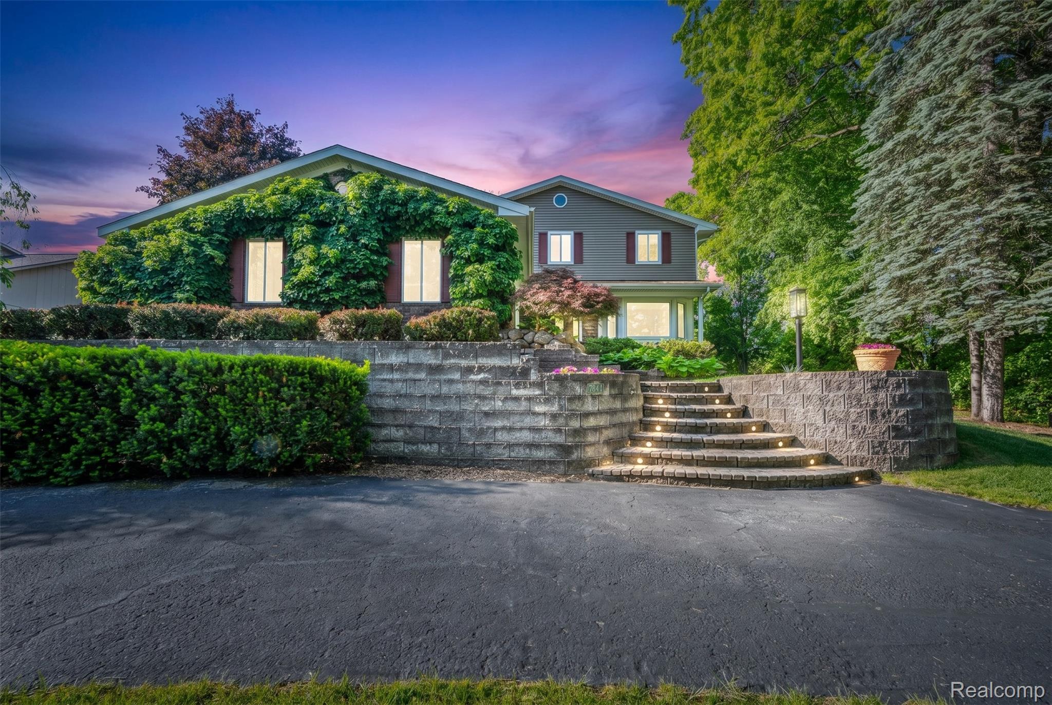 7841 Rampart Trail Waterford, MI 48327 - Photo 1 of 27 Twlight.jpg