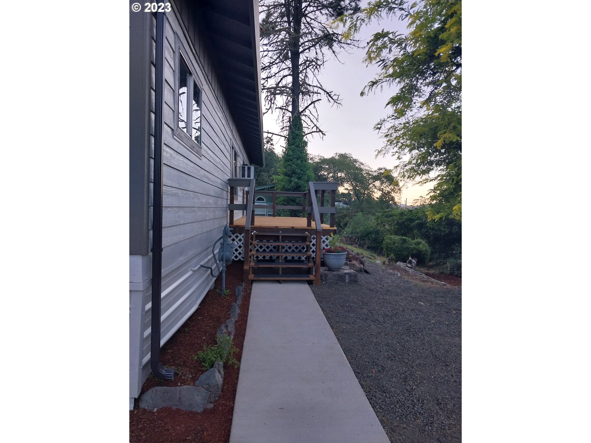 4024 Hooker Road Roseburg, OR 97470 - Photo 5 of 20 Gallery Image 5
