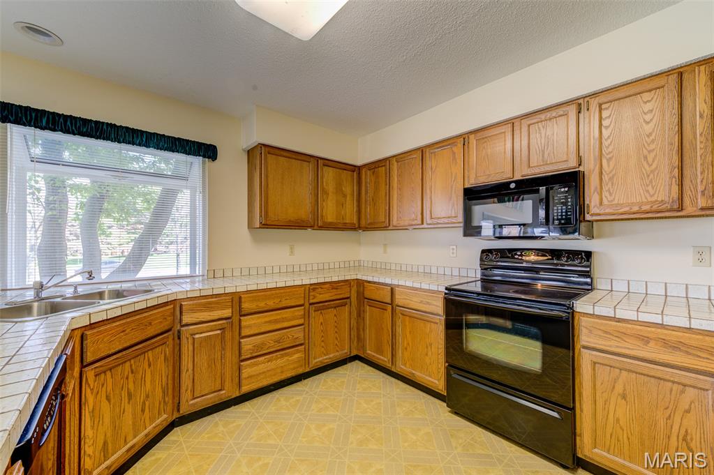 228 Hemingway Lane, Unit F Weldon Spring, MO 63304 - Photo 14 of 53