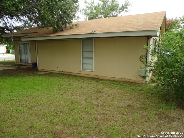 7338 Deep Spring Drive San Antonio, TX 78238 - Photo 33 of 33 a backyard of a house
