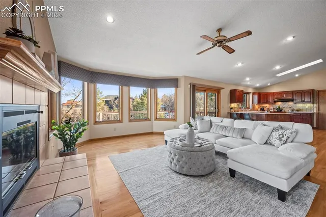 $925,000 | 735 Pollux Drive, Colorado Springs, CO 80906