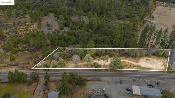 a view of outdoor space with mountain view