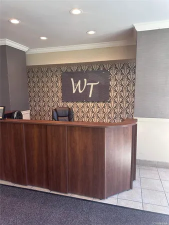 $3,000 | 20 Wendell Street, Unit 19E, Hempstead, NY 11550