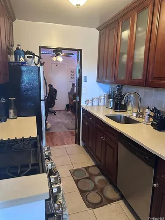 $3,000 | 20 Wendell Street, Unit 19E, Hempstead, NY 11550