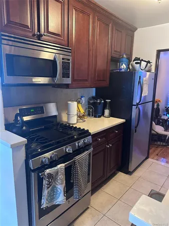 $3,000 | 20 Wendell Street, Unit 19E, Hempstead, NY 11550