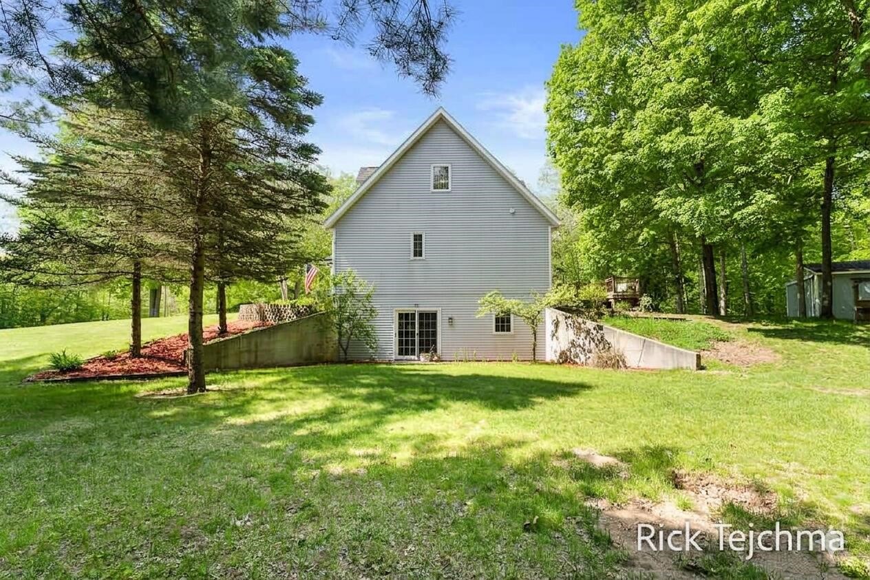 10345 Red Oak Ridge Howard City, MI 49329 - Photo 6 of 83