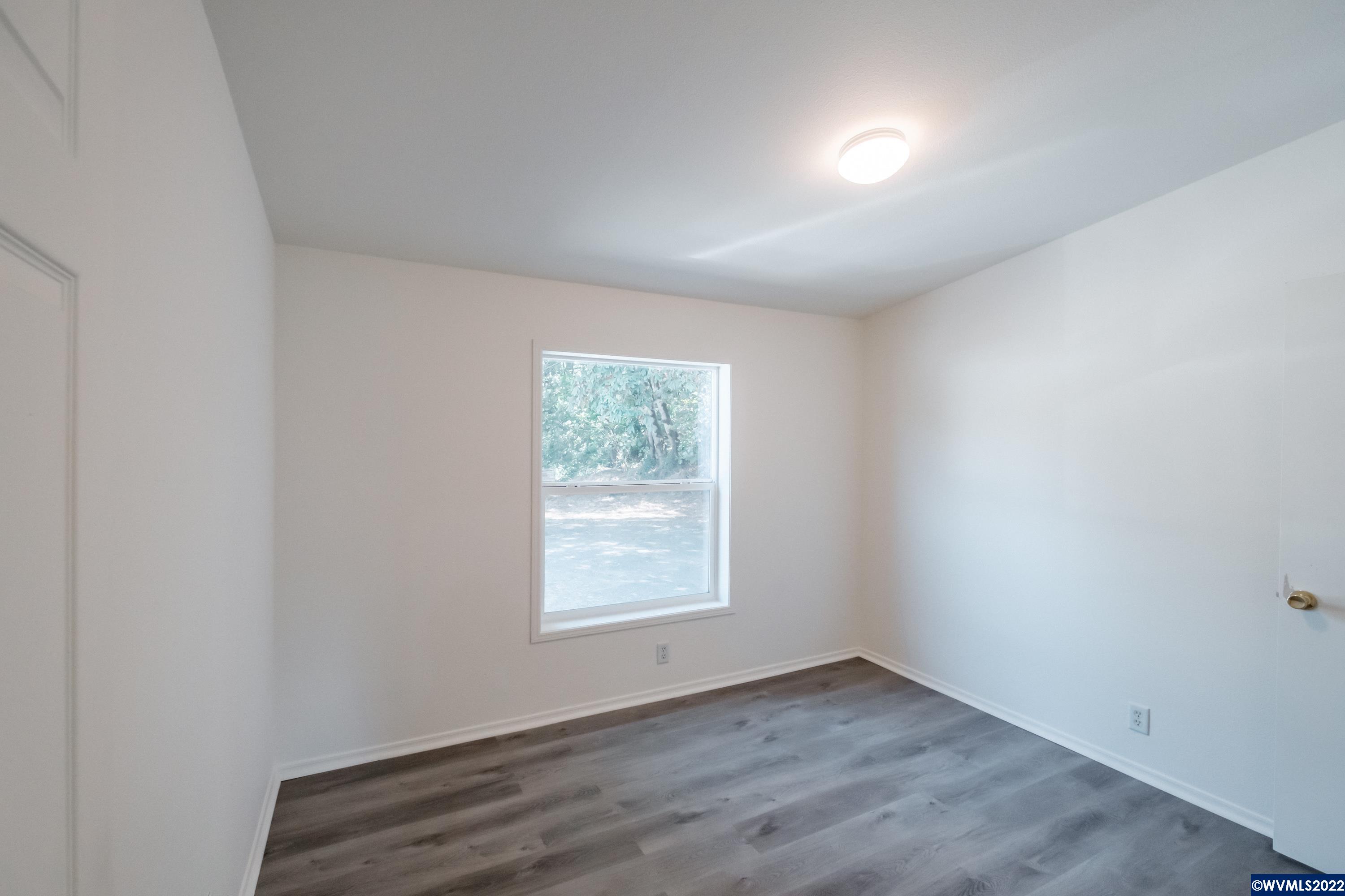 31050 South 3rd Street Lebanon, OR 97355 - Photo 16 of 42