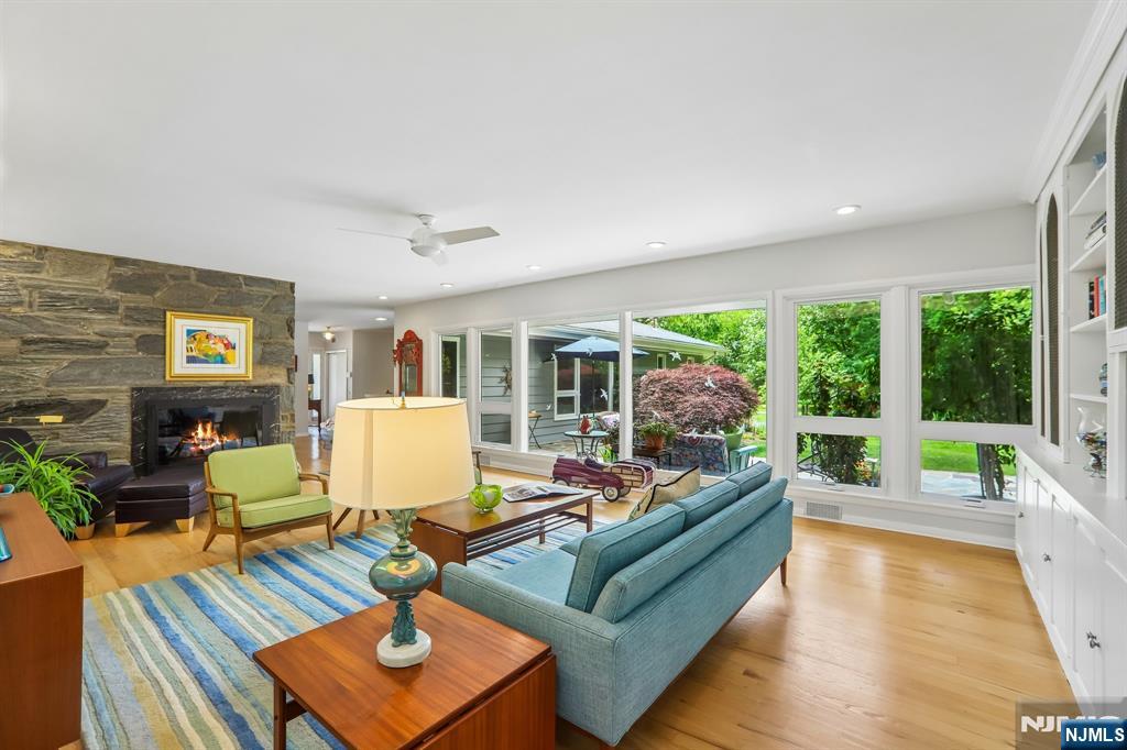 95 Yantacaw Brook Road Montclair, NJ 07043 - Photo 6 of 48