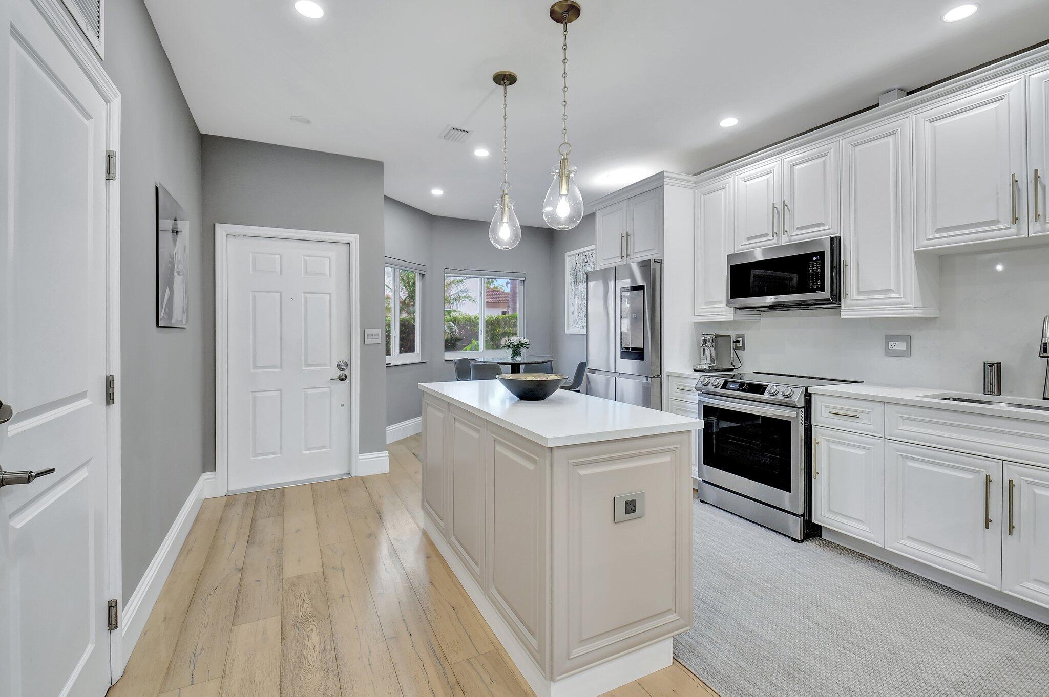 6795 Via Regina Boca Raton, FL 33433 - Photo 5 of 83 4-web-or-mls-DSC_1144