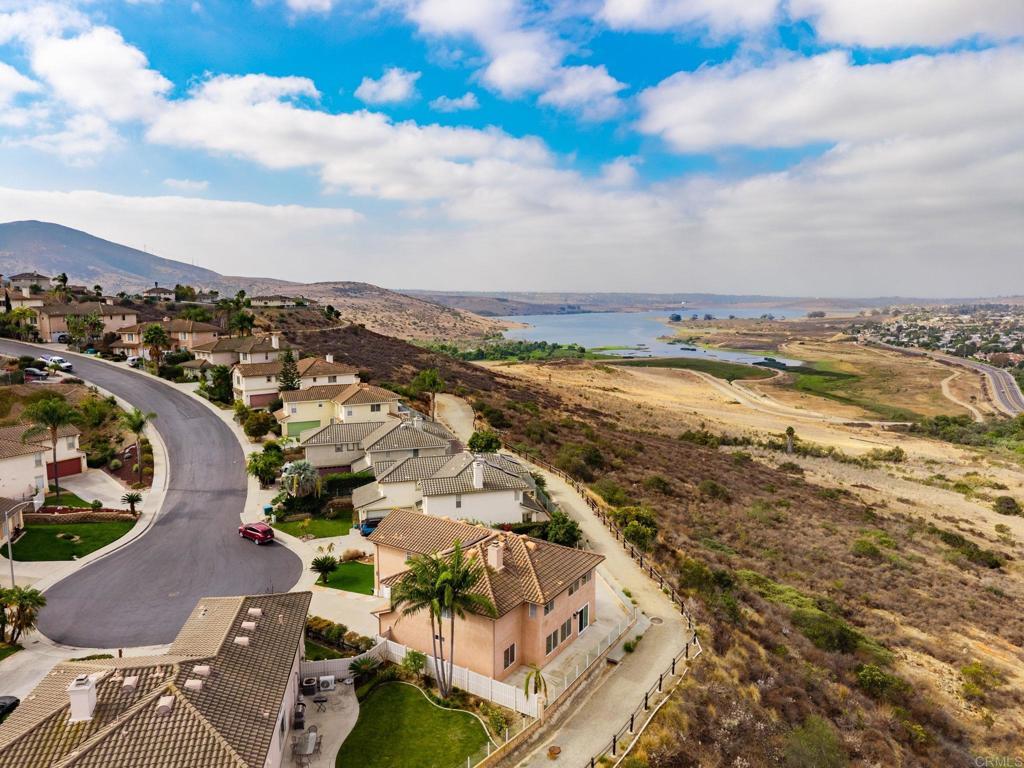 2586 Fresh Waters Court Spring Valley, CA 91978 - Photo 6 of 52 Gallery Image 6
