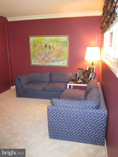 2300 Sugarcone Road Baltimore, MD 21209 - Photo 10 of 23 Sitting room