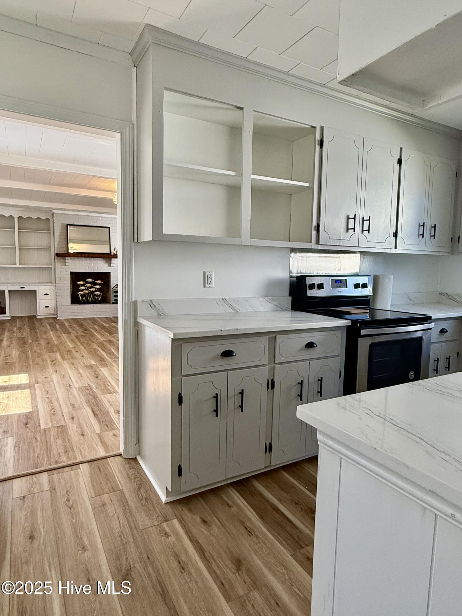 209 Hawthorne Road Edenton, NC 27932 - Photo 15 of 38 kitchen to den
