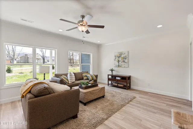 $424,900 | 7330 Whispering Creek Lane, Powell, TN 37849