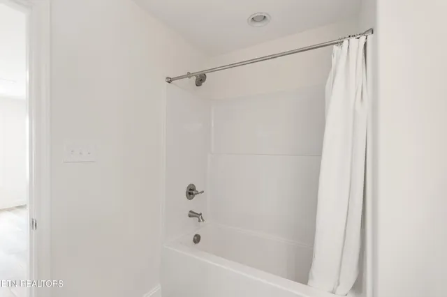 $424,900 | 7330 Whispering Creek Lane, Powell, TN 37849