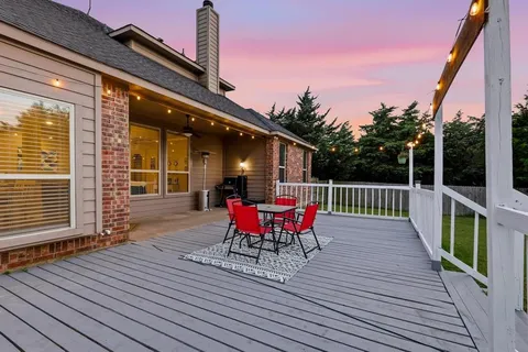 $657,500 | 160 Kelly Drive, Waxahachie, TX 75167