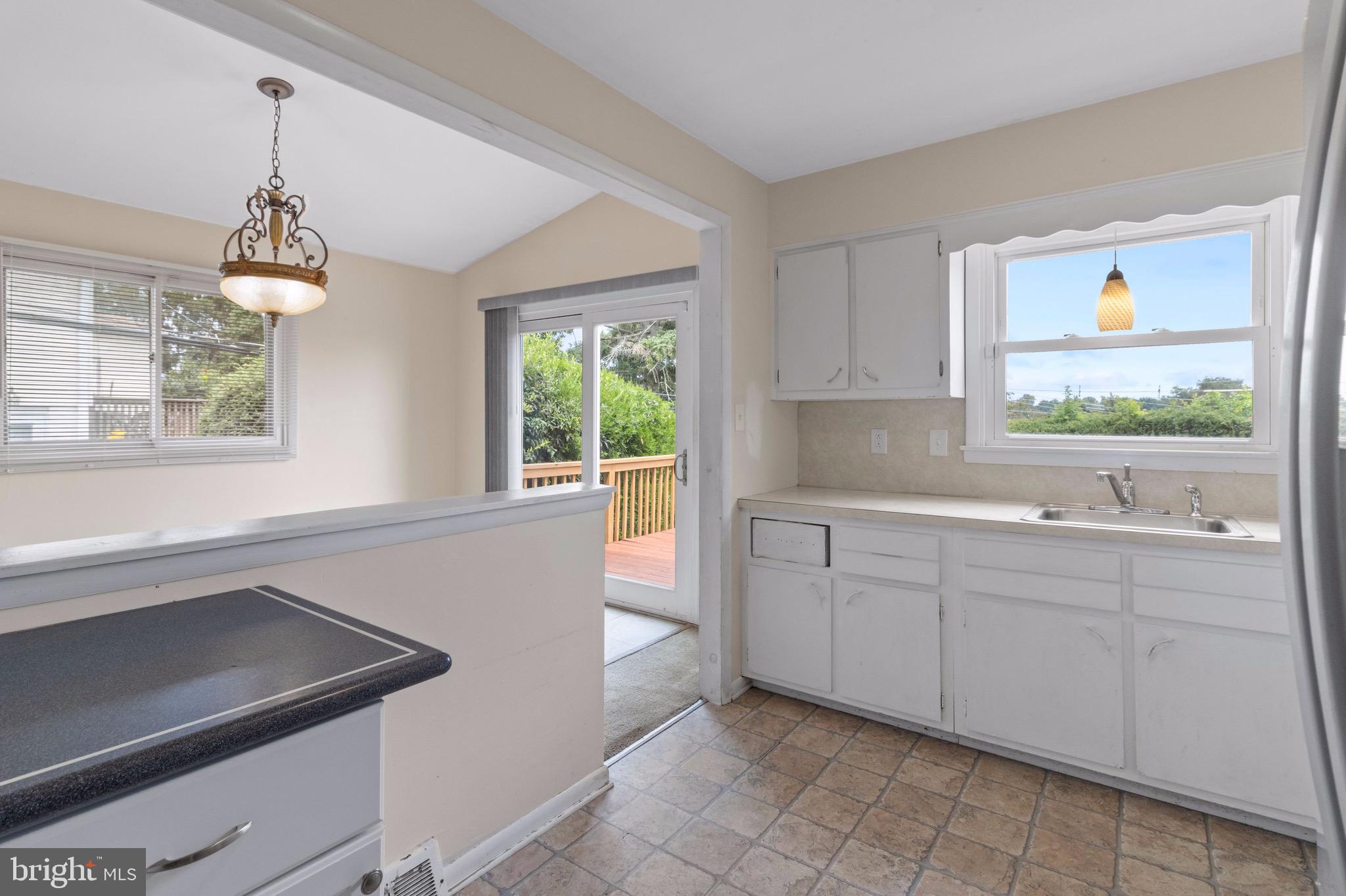 419 Milford Road Broomall, PA 19008 - Photo 8 of 25 Gallery Image 8