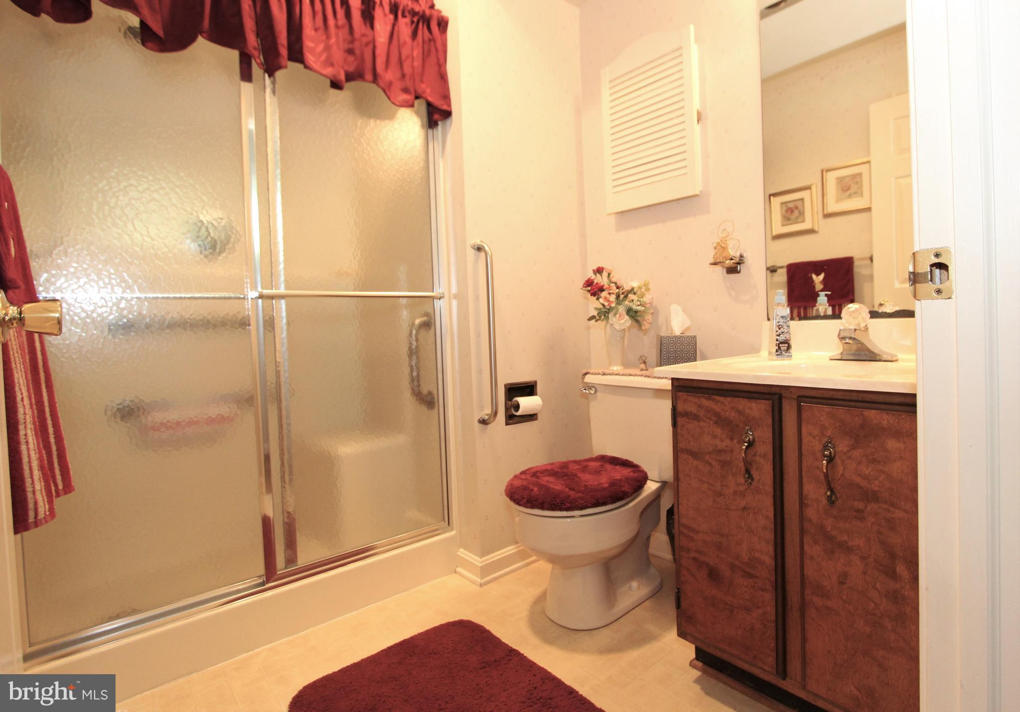 7133 Poole Jones Road Frederick, MD 21702 - Photo 35 of 67 Main level full bath