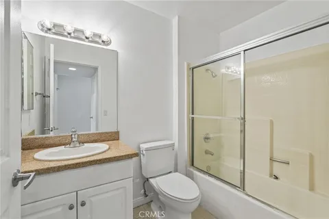 a view of livingroom with furniture