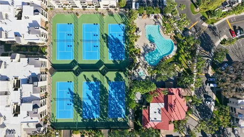 $519,500 | 5525 Canoga Avenue, Unit 129, Woodland Hills, CA 91367