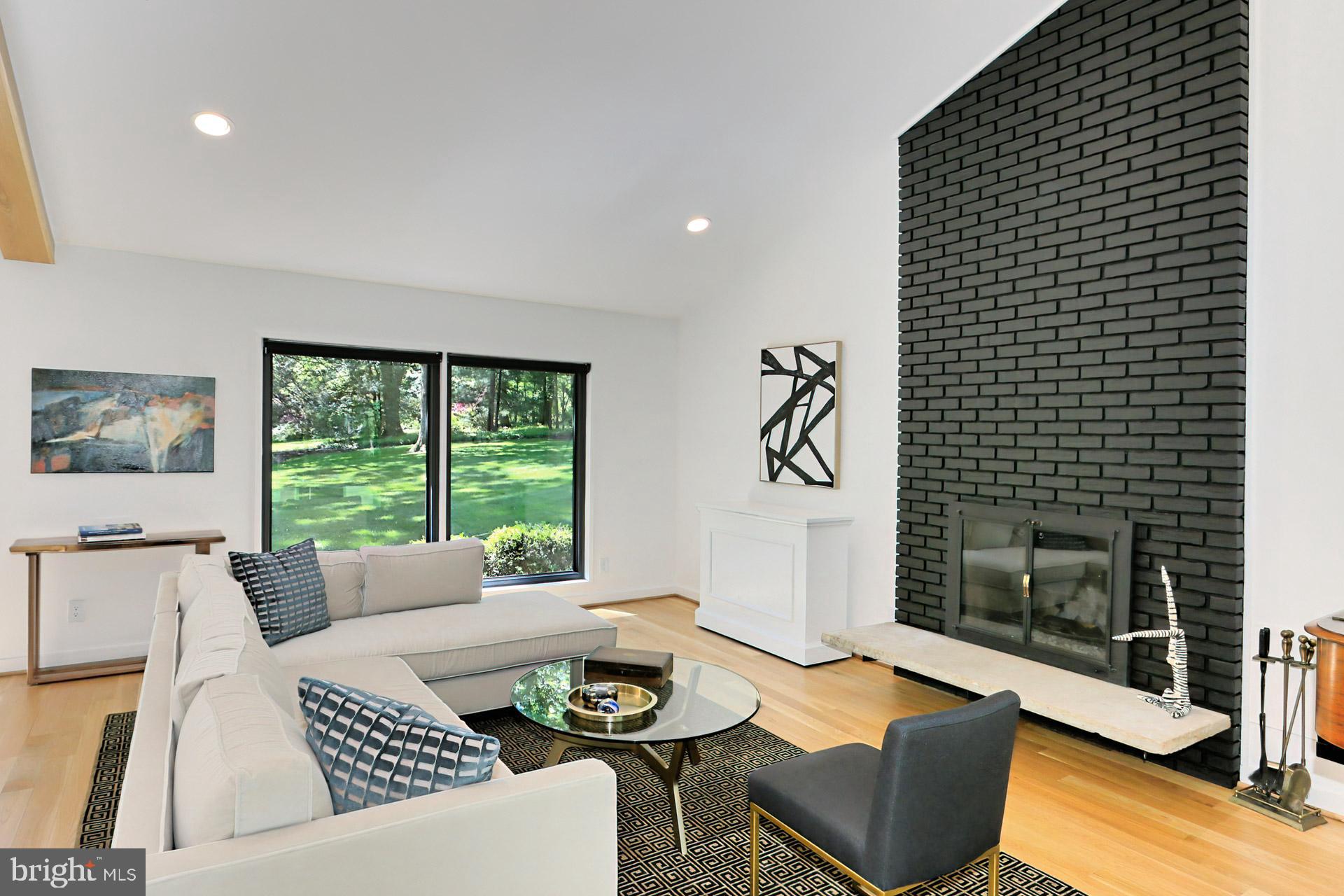 11703 Vale Road Oakton, VA 22124 - Photo 11 of 55 Gallery Image 11