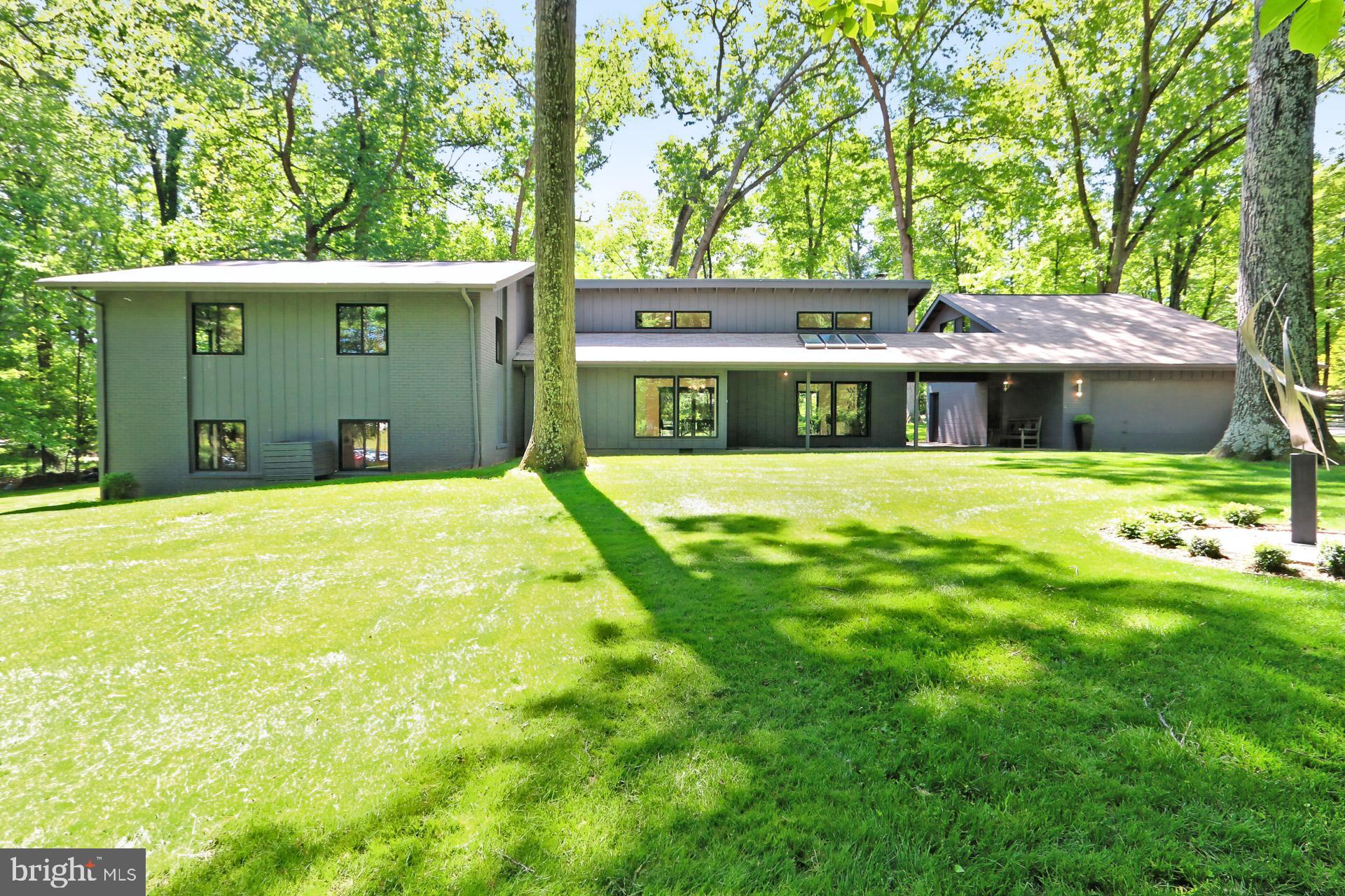 11703 Vale Road Oakton, VA 22124 - Photo 3 of 55 Gallery Image 3