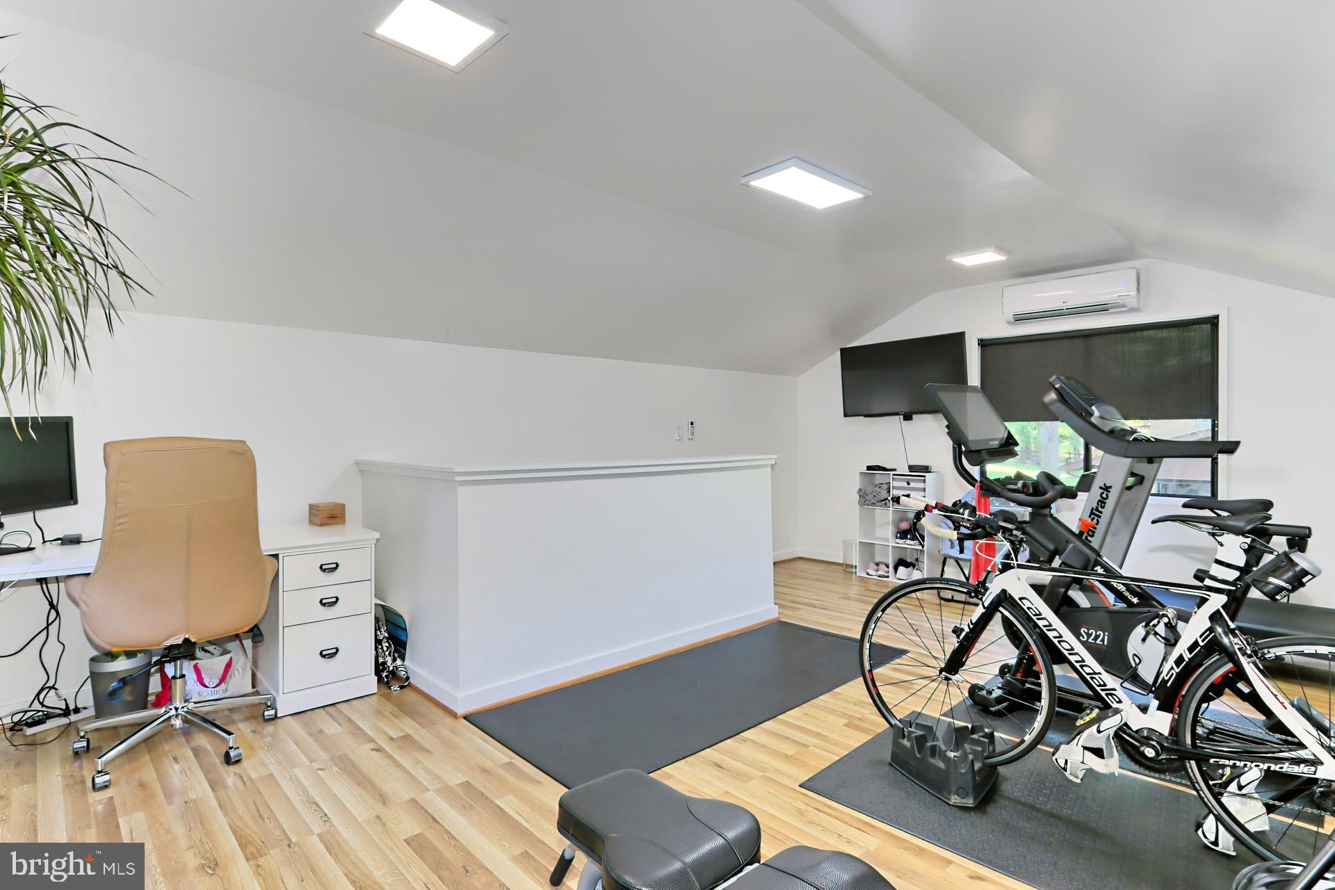 11703 Vale Road Oakton, VA 22124 - Photo 46 of 55 Gallery Image 46