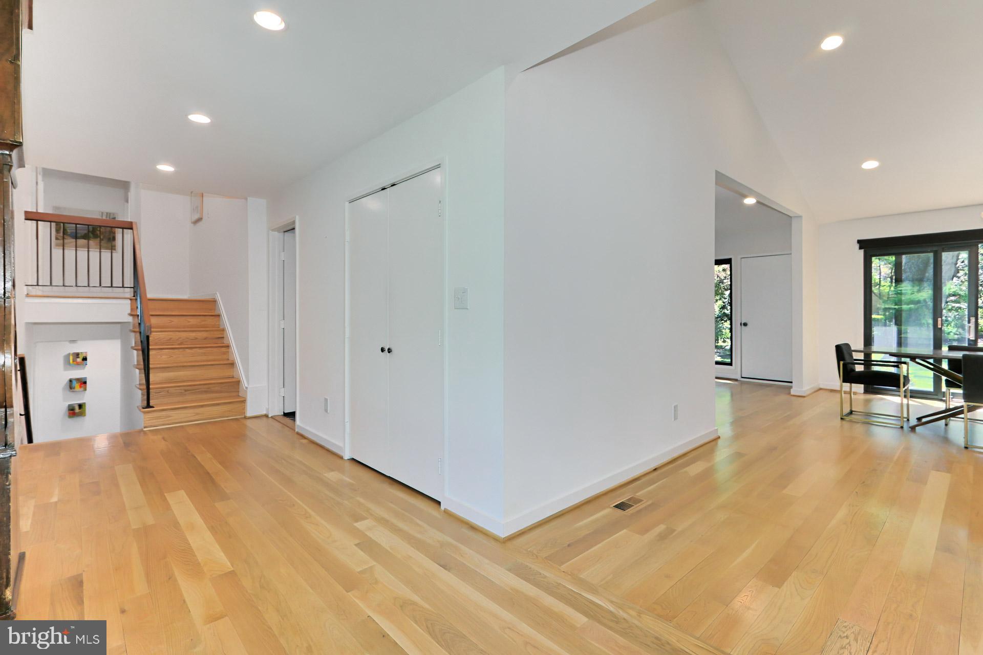 11703 Vale Road Oakton, VA 22124 - Photo 7 of 55 Gallery Image 7