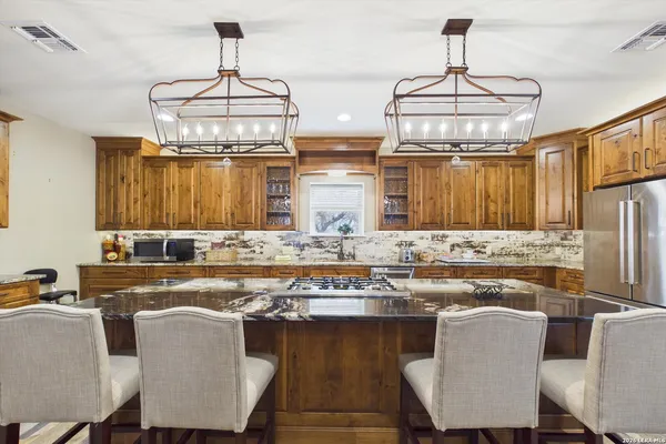 $1,175,000 | 7869 County Road 311, D'Hanis, TX 78850