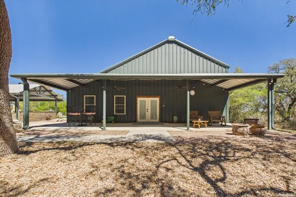 $1,175,000 | 7869 County Road 311, D'Hanis, TX 78850
