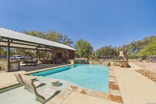 $1,175,000 | 7869 County Road 311, D'Hanis, TX 78850