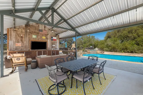 $1,175,000 | 7869 County Road 311, D'Hanis, TX 78850