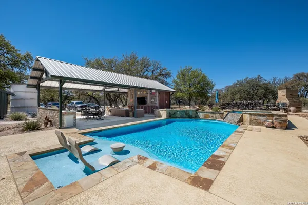 $1,175,000 | 7869 County Road 311, D'Hanis, TX 78850