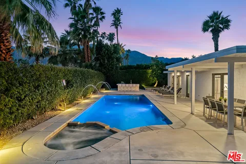 $995,000 | 2251 East Calle Papagayo, Palm Springs, CA 92262