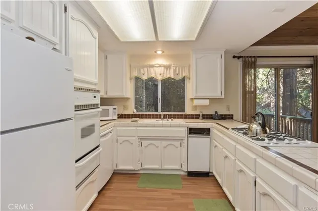 $2,500 | 27875 Rainbow Drive, Lake Arrowhead, CA 92352