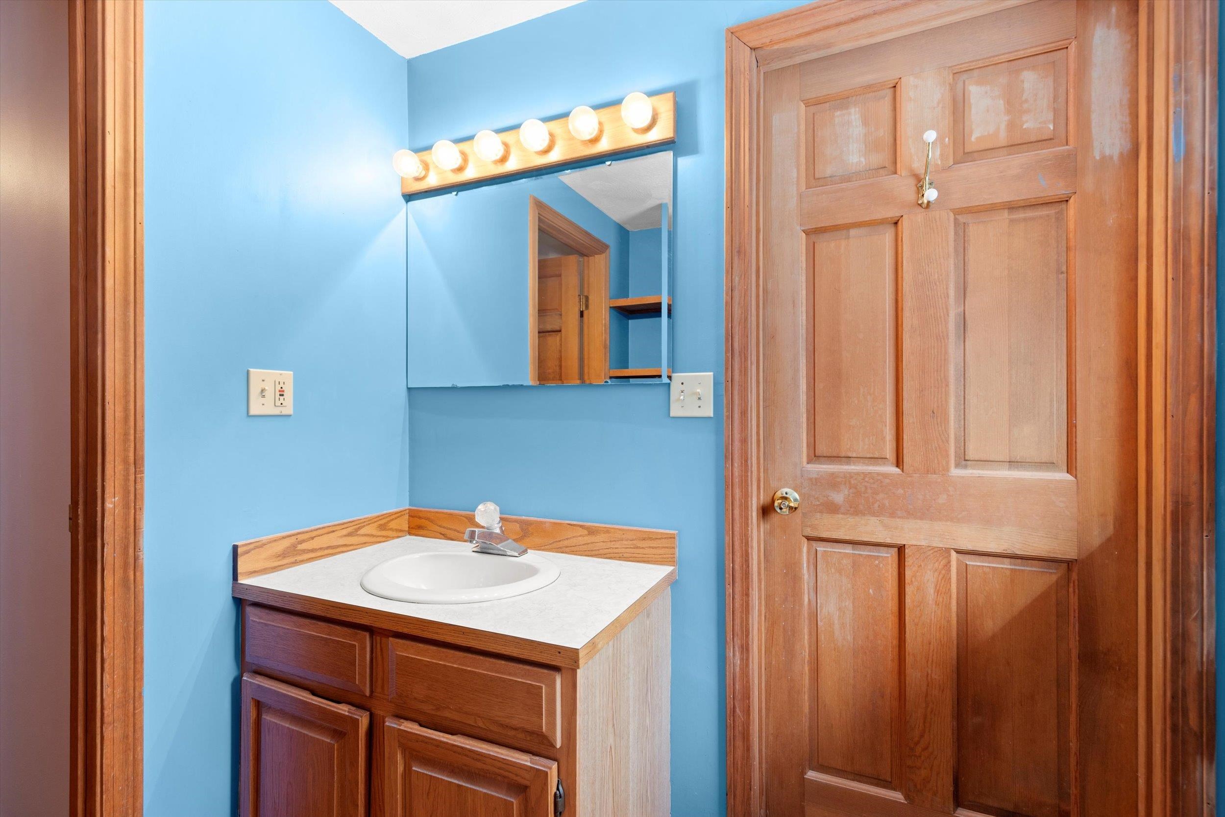 68 Drinkwater Road Exeter, NH 03833 - Photo 9 of 39