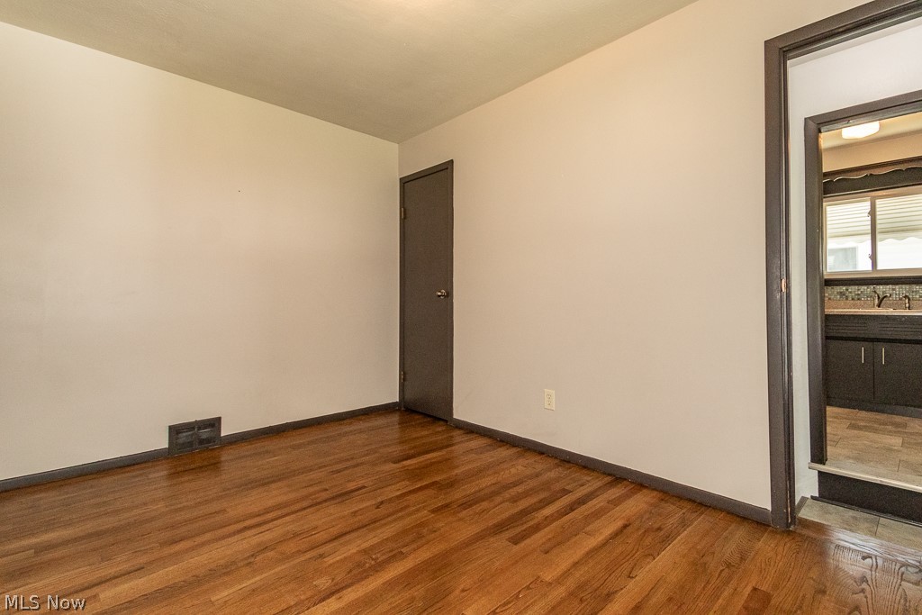 30309 Powell Road Willowick, OH 44095 - Photo 8 of 28