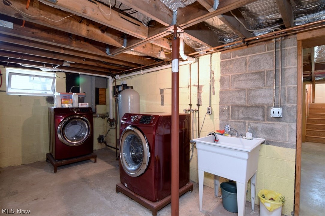 15227 Leroy Road Thompson, OH 44086 - Photo 38 of 50 Washer and dryer convey with the home.