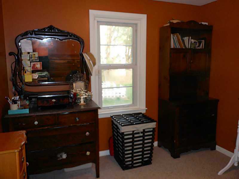 196 Pendar Road North Kingstown, RI 02852 - Photo 13 of 24 Bedroom.