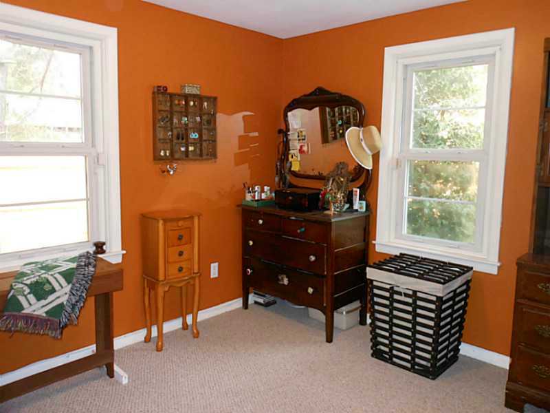 196 Pendar Road North Kingstown, RI 02852 - Photo 15 of 24 Bedroom.