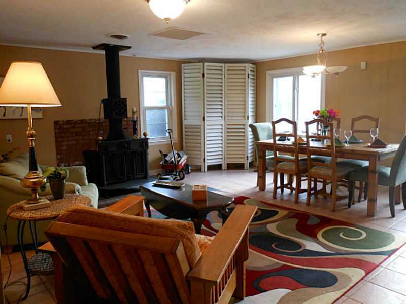 196 Pendar Road North Kingstown, RI 02852 - Photo 2 of 24 Living Room.
