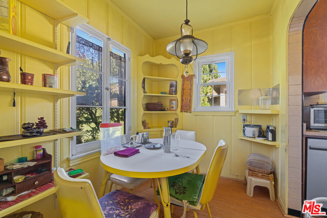 10582 Cheviot Drive Los Angeles, CA 90064 - Photo 14 of 23