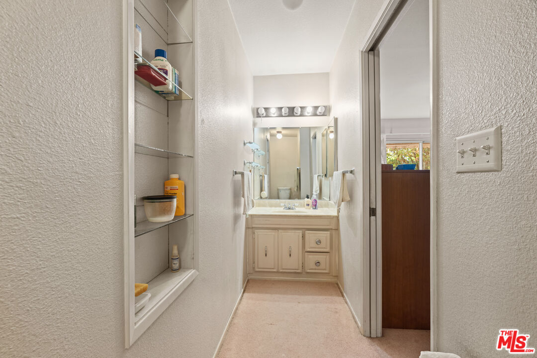 10582 Cheviot Drive Los Angeles, CA 90064 - Photo 19 of 23