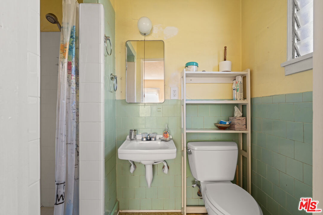 10582 Cheviot Drive Los Angeles, CA 90064 - Photo 21 of 23