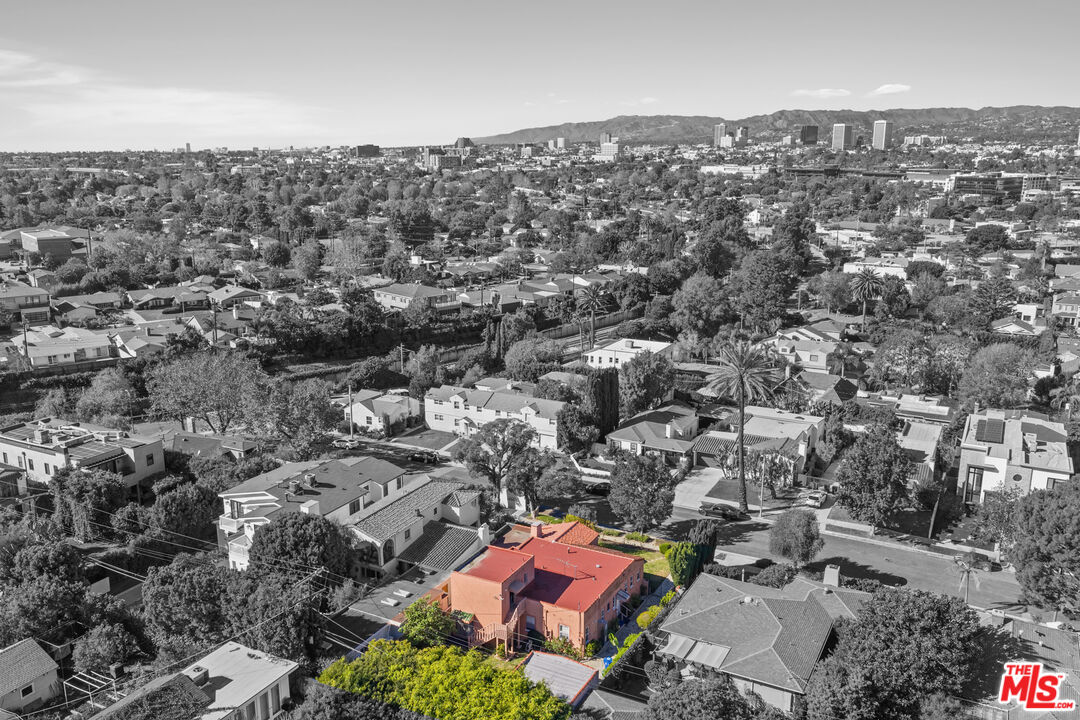 10582 Cheviot Drive Los Angeles, CA 90064 - Photo 9 of 23