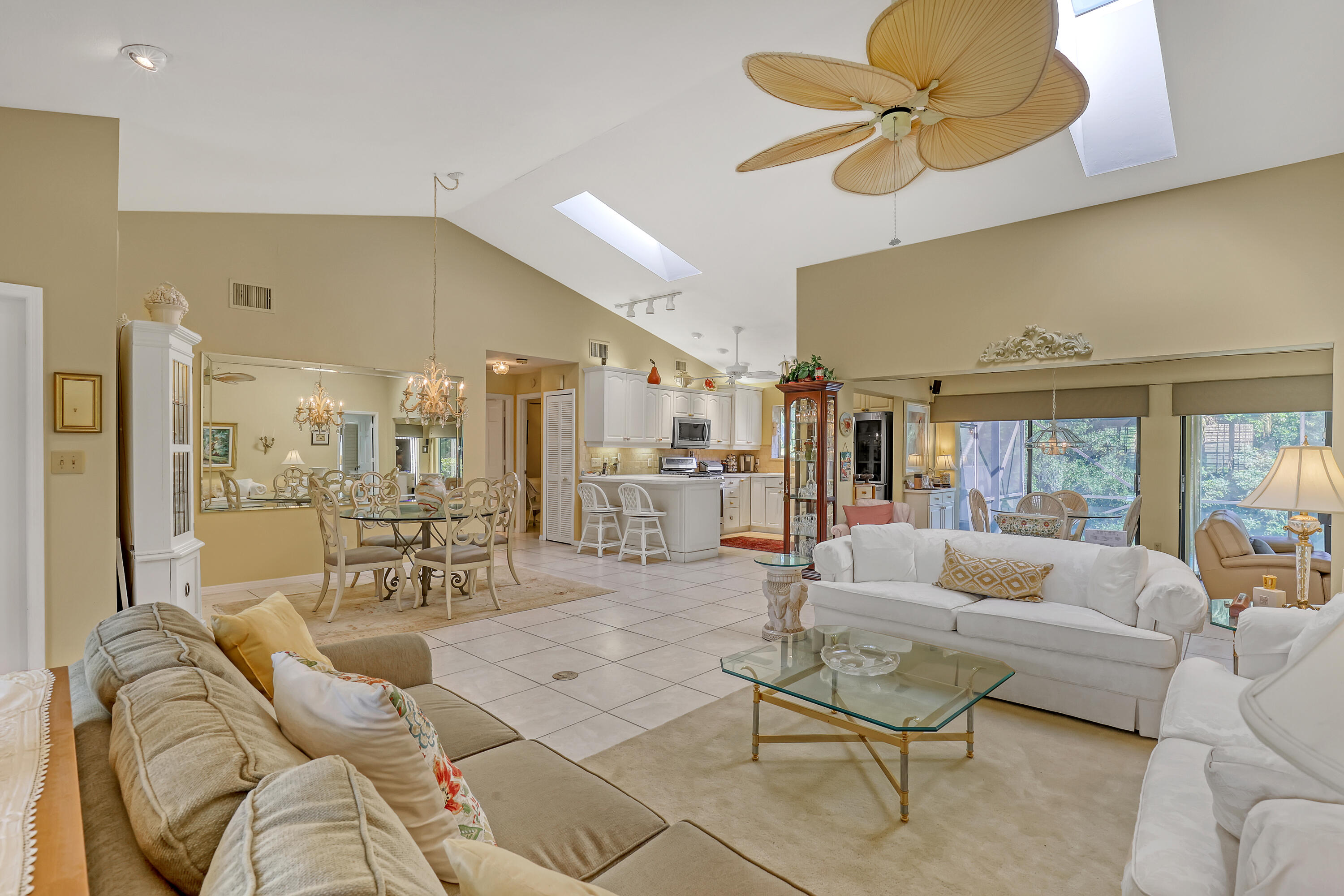 5010 Southeast Hanson Circle Stuart, FL 34997 - Photo 11 of 59 5010 SE Hansons (10)