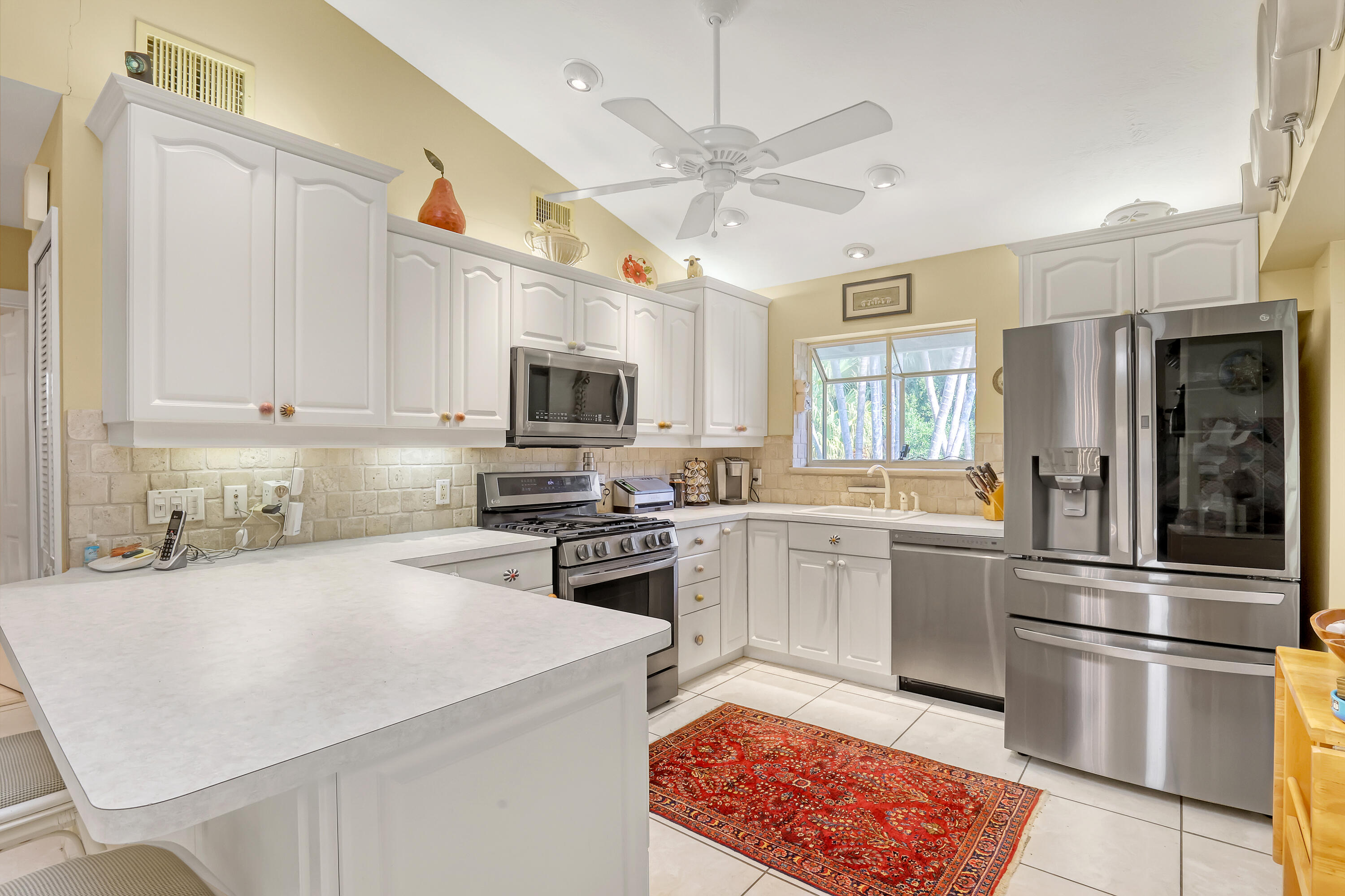 5010 Southeast Hanson Circle Stuart, FL 34997 - Photo 13 of 59 5010 SE Hansons (12)